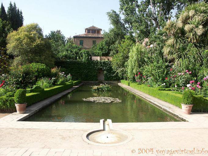 Lake, Alhambra Generalife Granada - Spain