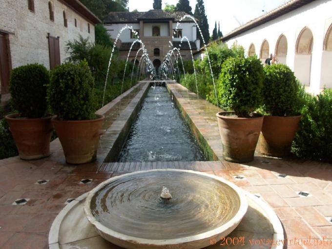 Patio de la Acequia del Generalife, Alhambra Generalife Granada - Spain