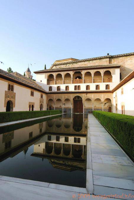 Patio Comares o de los Arrayanes, Alhambra Nasrid Granada - Spain