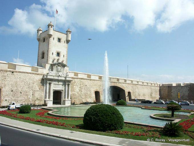 Tour walls and fountain, Cadiz - Spain