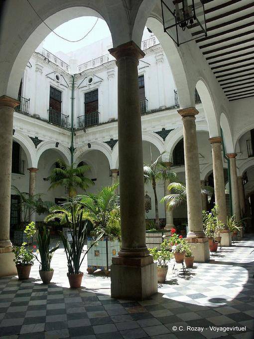 Patio and columns, Cadiz - Spain