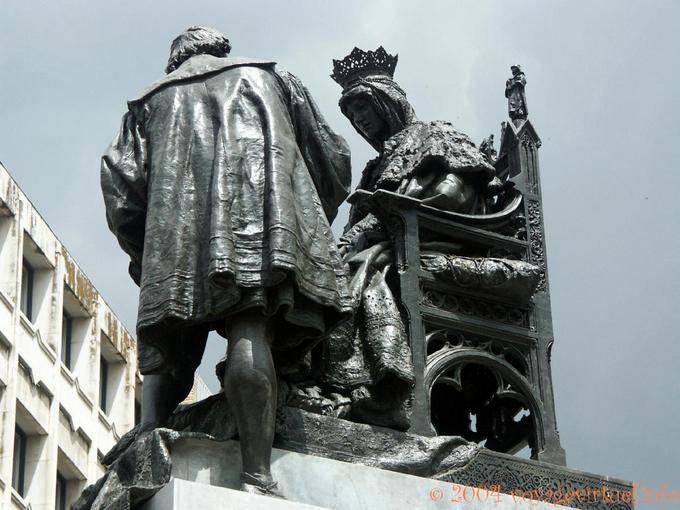 Statue of Ferdinand and Isabella, Granada - Spain