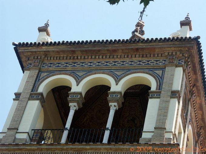 Close-up on tour of the hotel Alfonso XIII, Puerta de Jerez, Seville - Spain