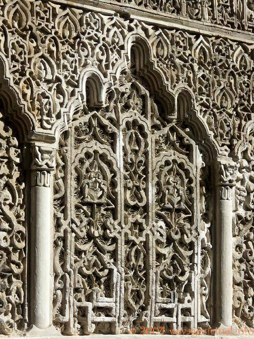 Wall of the courtyard of the girls, detail, Sevilla Alcazar - Spain