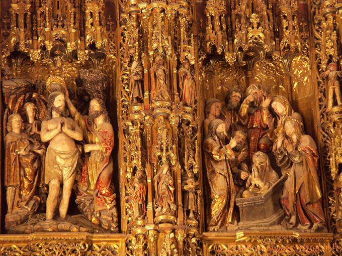 Focus on the main altarpiece (right, Lázaro de Resurrección), Seville Cathedral - Spain