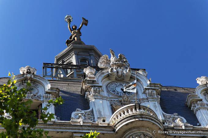 Avenida de Mayo, the Palacio Municipal, Buenos Aires - Argentina