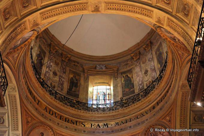 Catedral Metropolitana, close up on the dome, Buenos Aires - Argentina