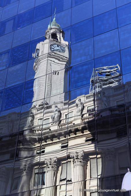 Reflection of the Cabildo, Hipolito Yrigoyen angle Peru, Buenos Aires - Argentina
