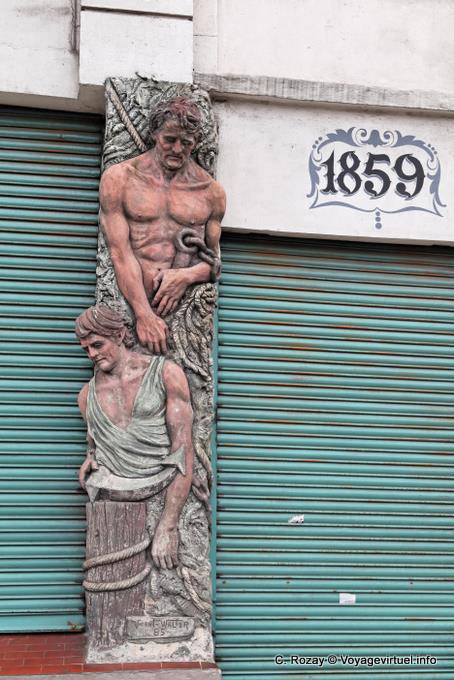 Sculpture Av. Don Pedro de Mendoza, La Boca, Buenos Aires - Argentina