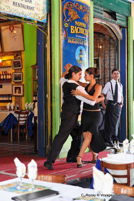 La Boca, tango before the restaurant Nonno Bachicha, Magallanes, Buenos Aires - Argentina