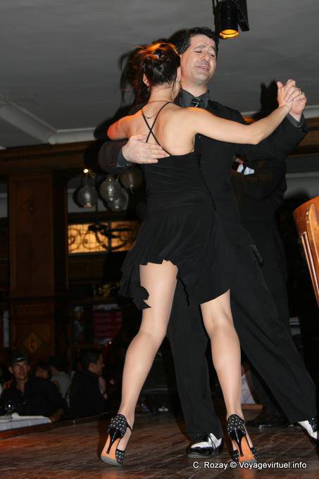 Couple and stilettos, tango Eve in Los Billares, Buenos Aires - Argentina