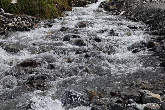 Water singing between Bosque and moraine Martial Glacier, Ushuaia - Argentina