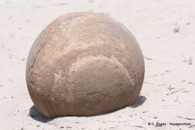 Cancha ball Bochas, Ischigualasto, Valle de la Luna - Argentina