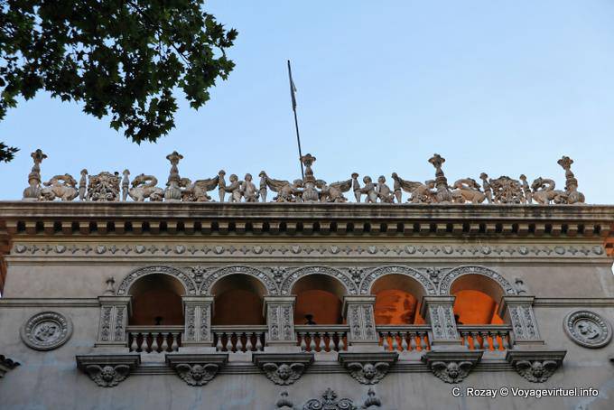 Haut de la façade, Mendoza Banco Hypothecario Nacional - Argentina