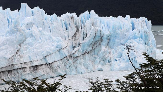 Friction area with the peninsula of Magellan, Perito Moreno Glacier, El Calafate - Argentina