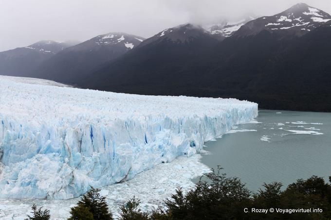 Language south dipping into the Lago Argentino, Perito Moreno Glacier, El Calafate - Argentina