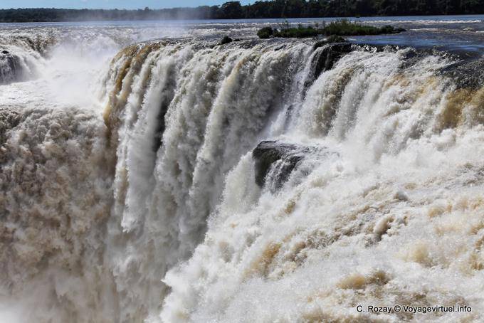 Upper Rio Iguazu flowing into Salto Belgrano, Puerto Iguazu - Argentina