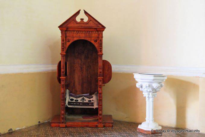 Confessional Iglesia de San José de Campanas Famatina - Argentina
