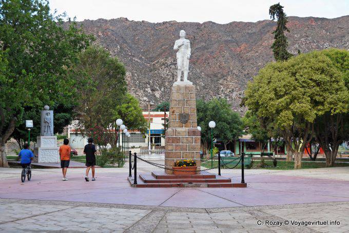 Plaza Pública del Pueblo, Famatina - Argentina