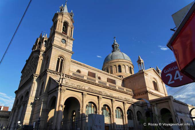Imponente Catedral for day Rioja - Argentina