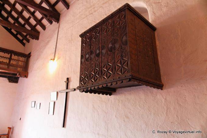 Carved wooden pulpit, Iglesia Senora del Rosario, Hualfin - Argentina