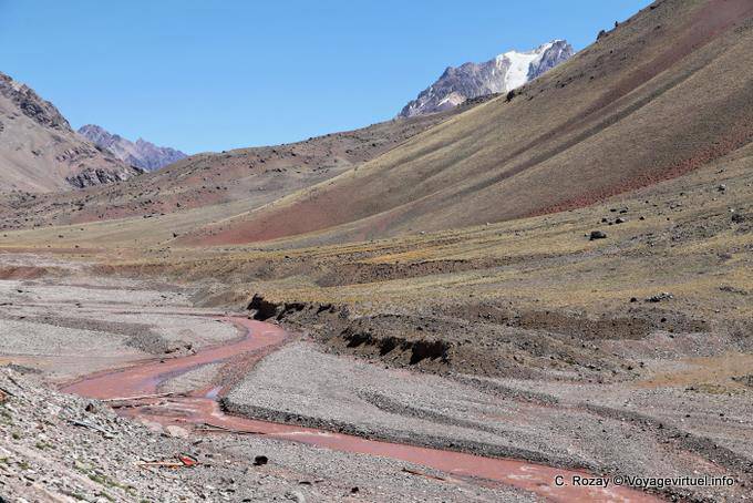 In the bed of the river, Ruta 7 Las Cuevas - Argentina