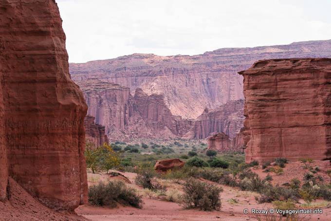 At the heart of the dry canyon of the Río Talampaya - Argentina