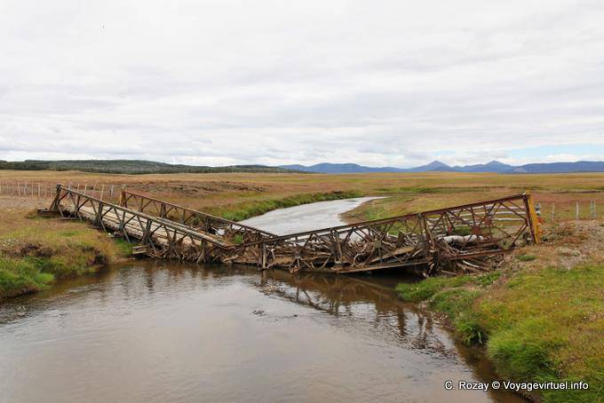 Olvido, broken bridge near Lake Chepelmuth, Ushuaia - Argentina