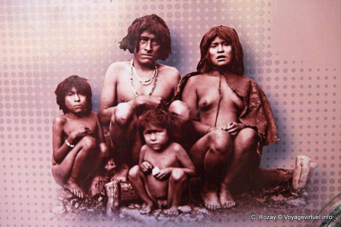 Family tehuelche photographed in the early twentieth century, Parque Nacional Tierra del Fuego, Ushuaia - Argentina