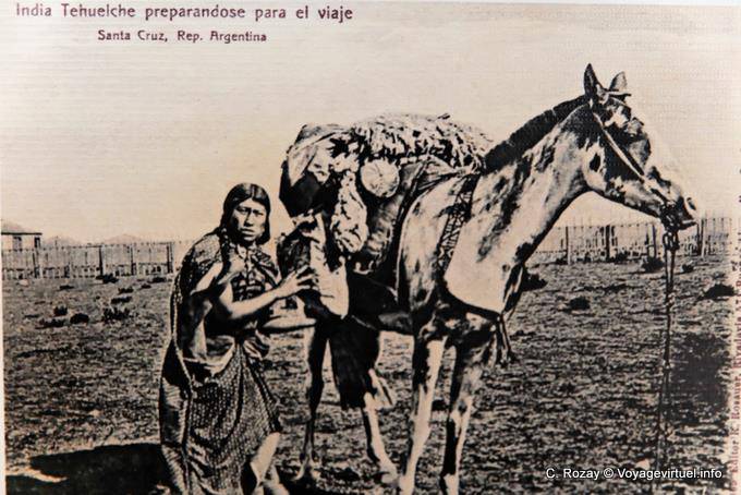 India Tehuelche preparandose para el viaje (old card), Parque Nacional Tierra del Fuego, Ushuaia - Argentina