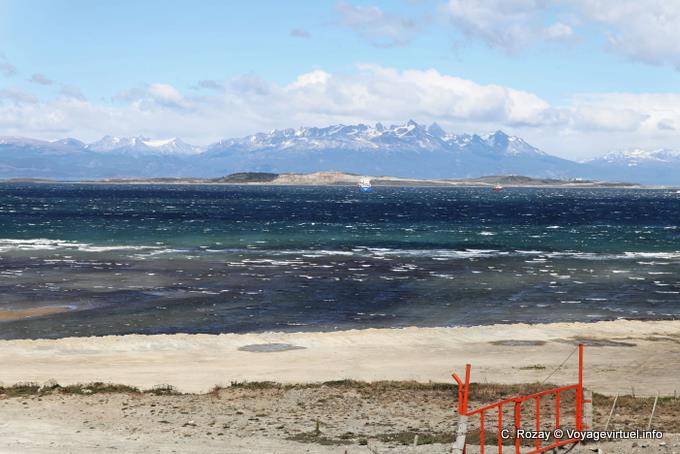 Cold and wind on the Bahia de Ushuaia - Argentina