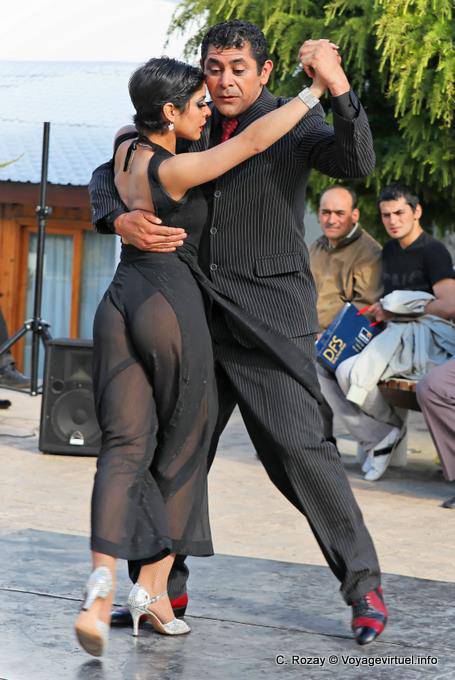Milonga frenzied tango in the street, Ushuaia - Argentina