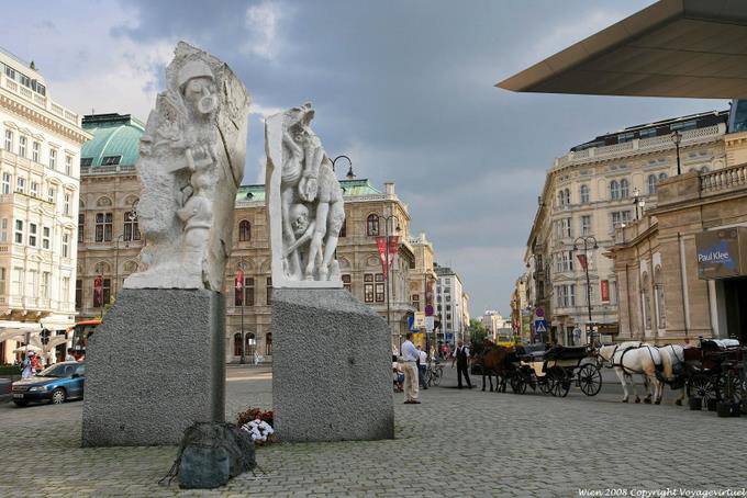 Albertina Platz, Mahnmal Gegen Krieg und Faschismus - Vienna - Austria