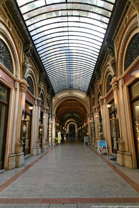 Freyung Ferstel, crossing the canopy - Vienna - Austria
