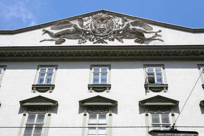 Heiligenkreuzerhof, the angels of the cloister - Vienna - Austria
