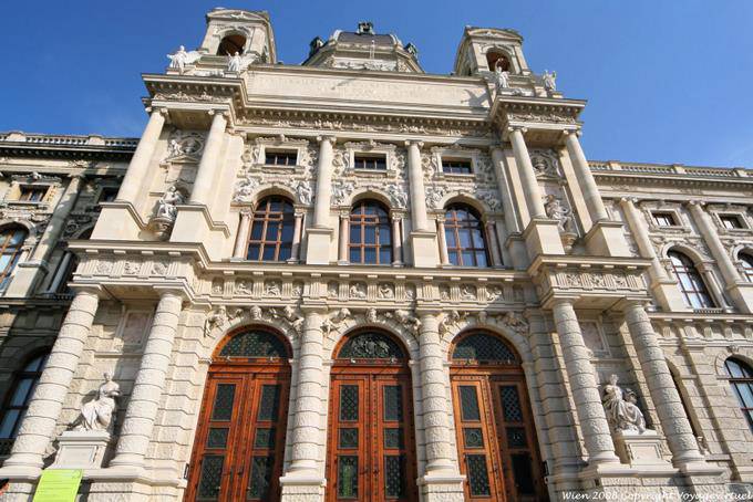 Kunsthistoriches Museum, main facade - Vienna - Austria