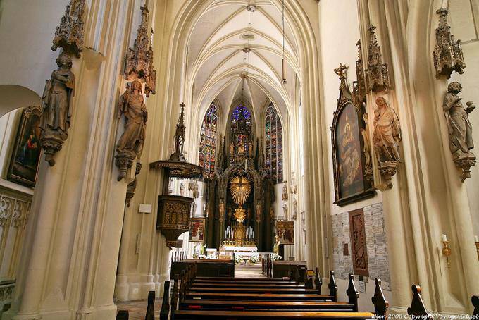 Maria Am Strand, the nave and the altar - Vienna - Austria