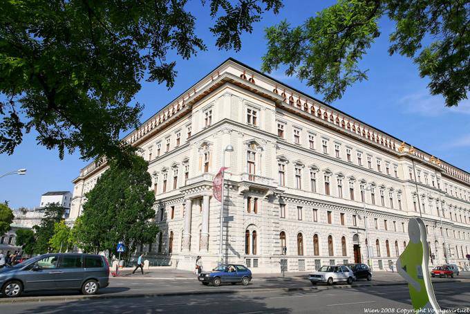 Museum Strasse Justizpalast rear view - Vienna - Austria
