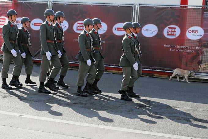 Neueburg, Changing of the Guard Helden Platz - Vienna - Austria