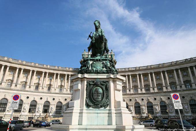 Neueburg, Volkerkunde Museum Helden Platz - Vienna - Austria