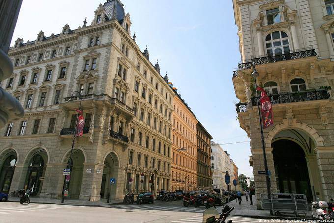Rathaus Strasse - Vienna - Austria