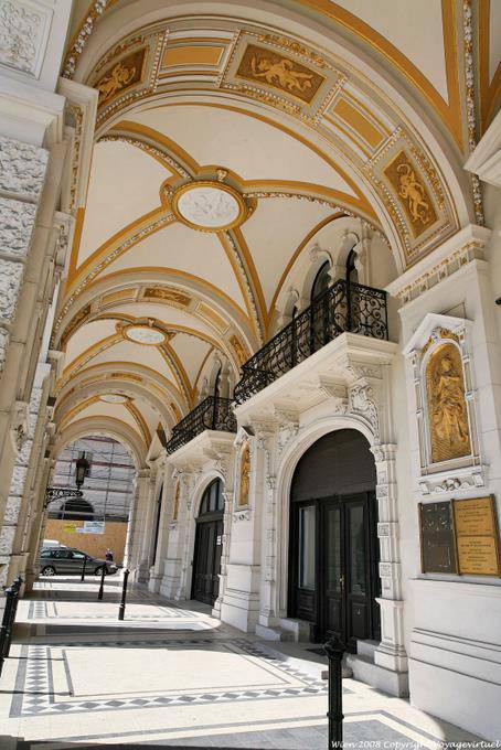 Reichsratstrasse arcades - Vienna - Austria