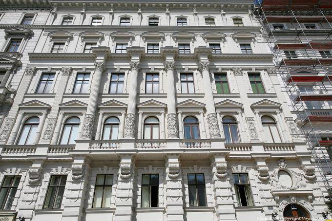 Reichsratstrasse facade ornamentation - Vienna - Austria
