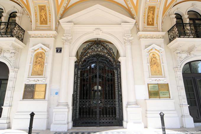 Reichsratstrasse Parlamentsklub - Vienna - Austria