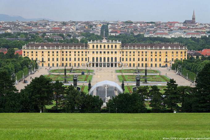 Schönbrunn, Belvedere Lanscape - Vienna - Austria