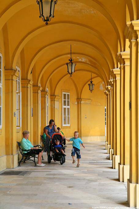 Schönbrunn, Race under the arches - Vienna - Austria