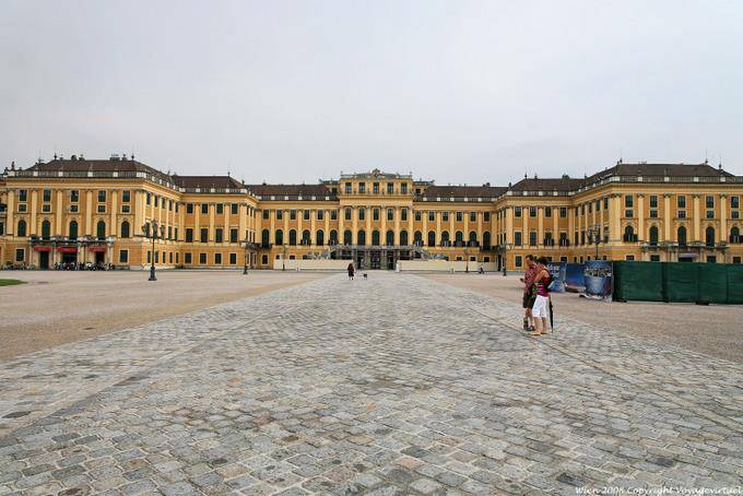 Schönbrunn Panorama court entry - Vienna - Austria