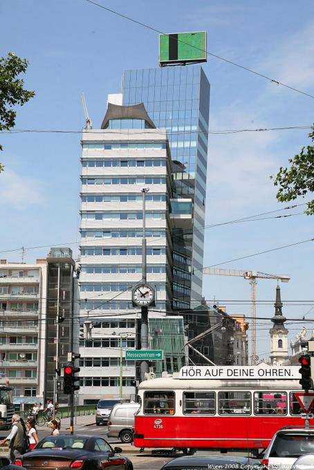 Schweden Brucke, building that looks - Vienna - Austria
