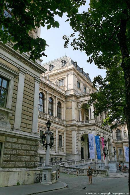 Universitas, side view - Vienna - Austria