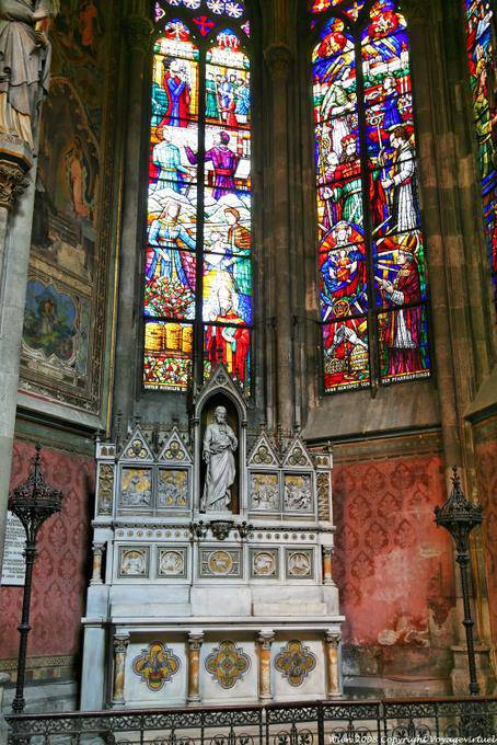 Votive Chapel next to the transept - Vienna - Austria